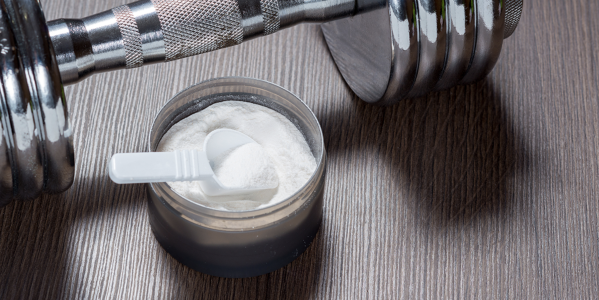 Prendre de la créatine et de l'arginine ensemble : bienfaits et dosages